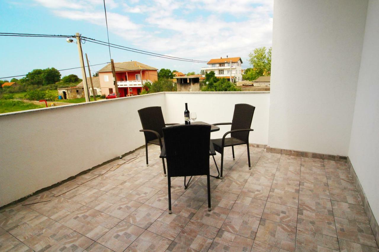 Apartment Sime Нин Екстериор снимка