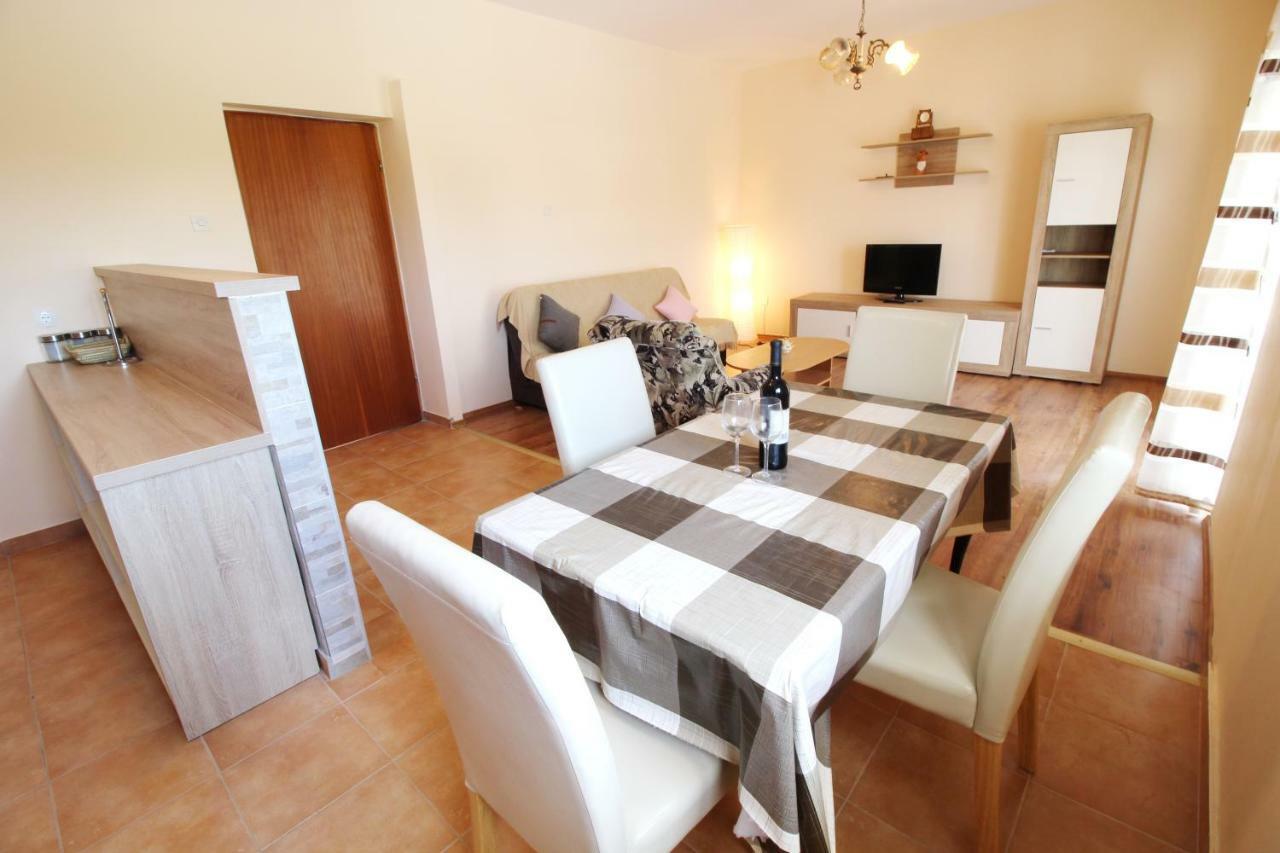 Apartment Sime Нин Екстериор снимка