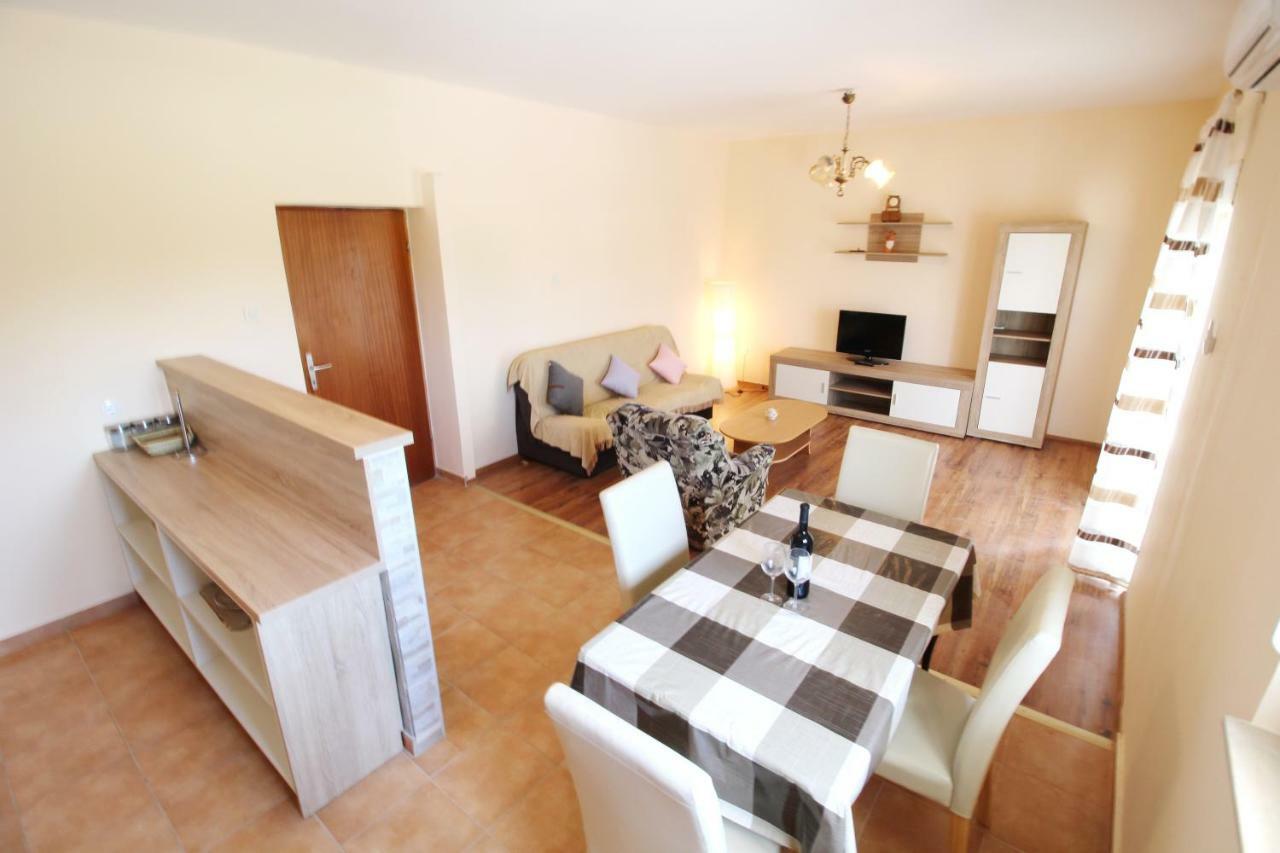 Apartment Sime Нин Екстериор снимка