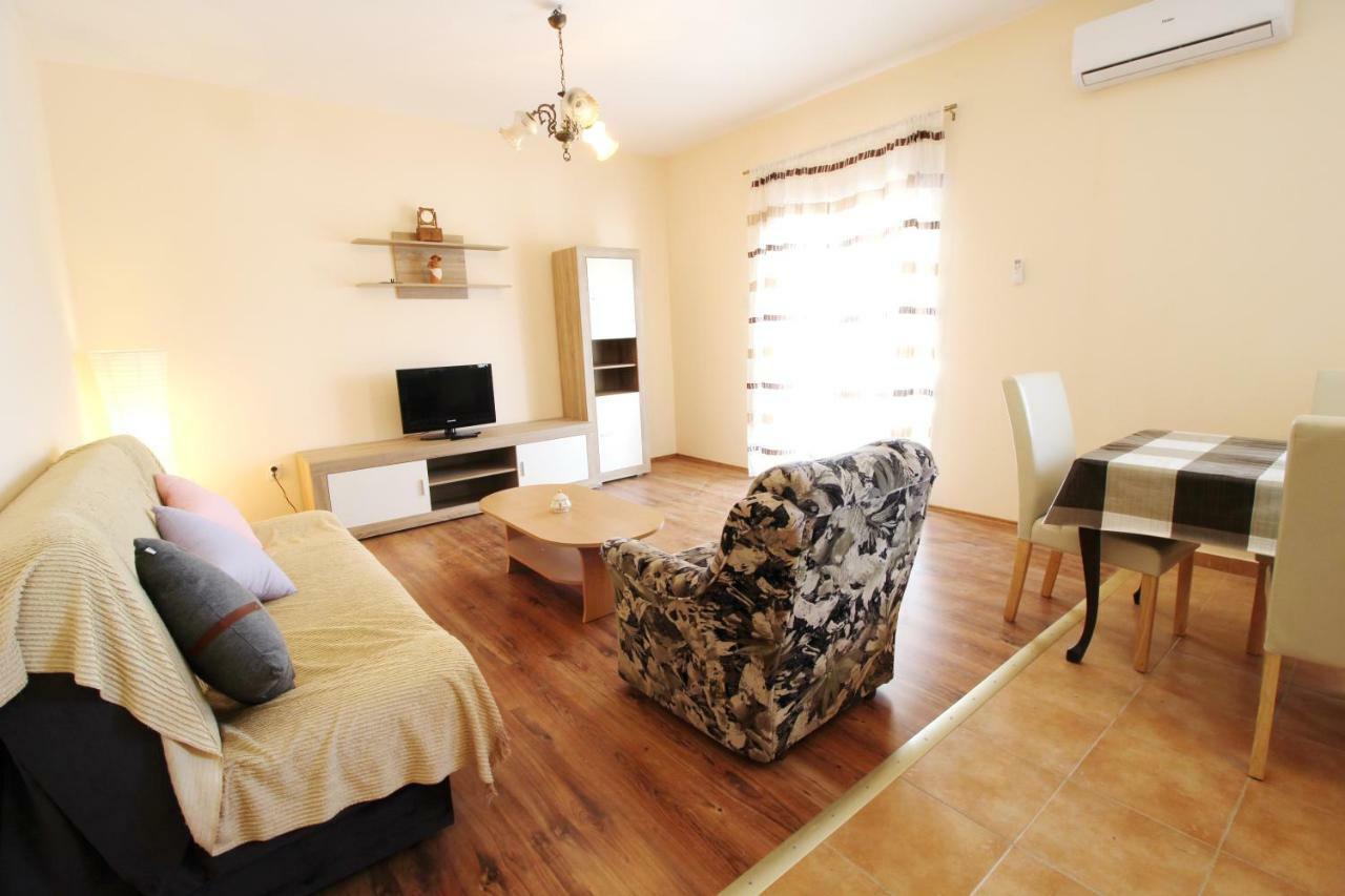 Apartment Sime Нин Екстериор снимка